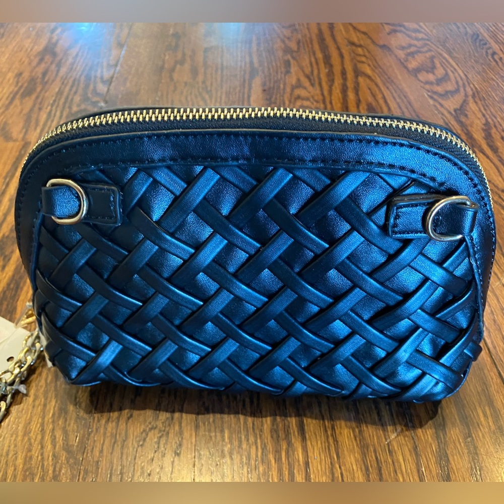 Woven Faux Leather Small Cross Body Purse with gold link clutch chain - Picture 2 of 5
